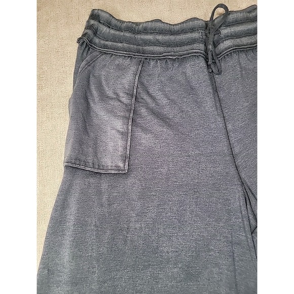 Livi Active Women's Plus Size 14/16 Gray Drawstring Waist Wide Leg Capri Pants - Picture 5 of 9